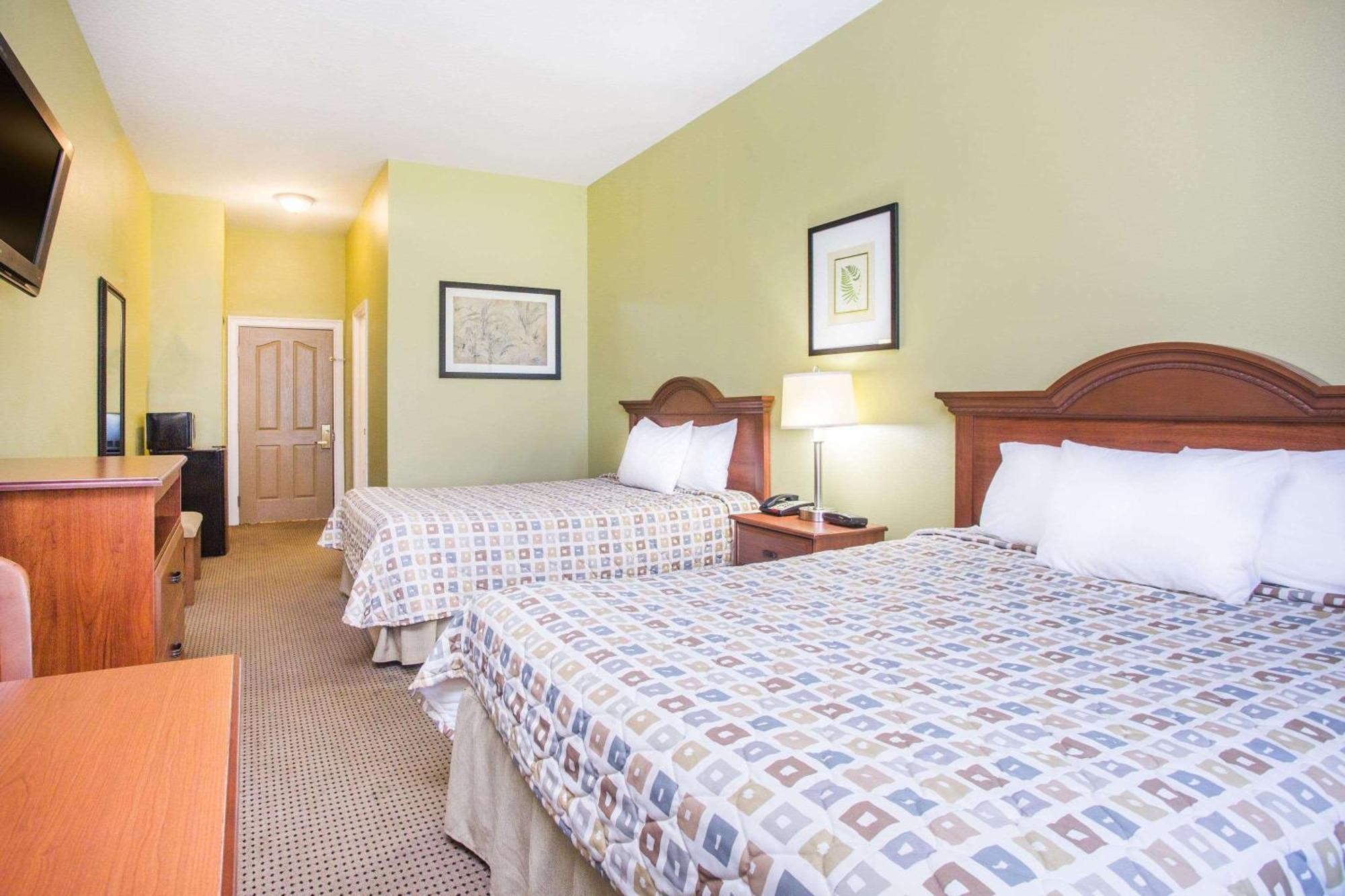 Days Inn & Suites By Wyndham Swainsboro Экстерьер фото