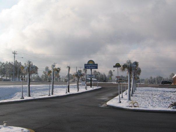 Days Inn & Suites By Wyndham Swainsboro Экстерьер фото