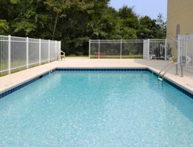 Days Inn & Suites By Wyndham Swainsboro Удобства фото